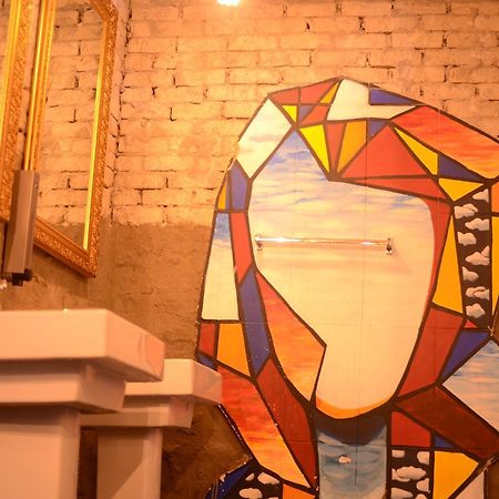 Kimchee Sinchon Guesthouse Сеул Экстерьер фото