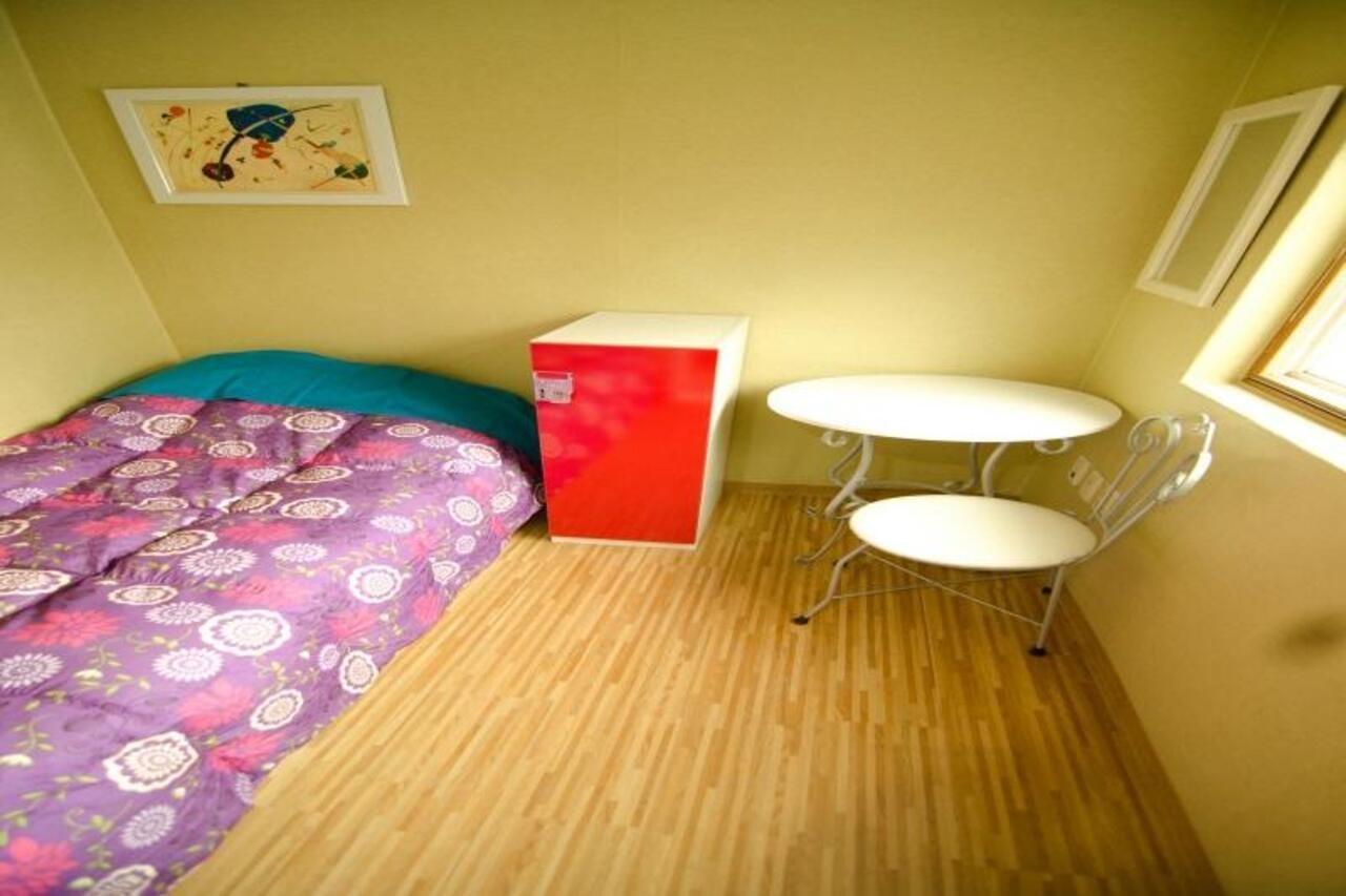 Kimchee Sinchon Guesthouse Сеул Экстерьер фото