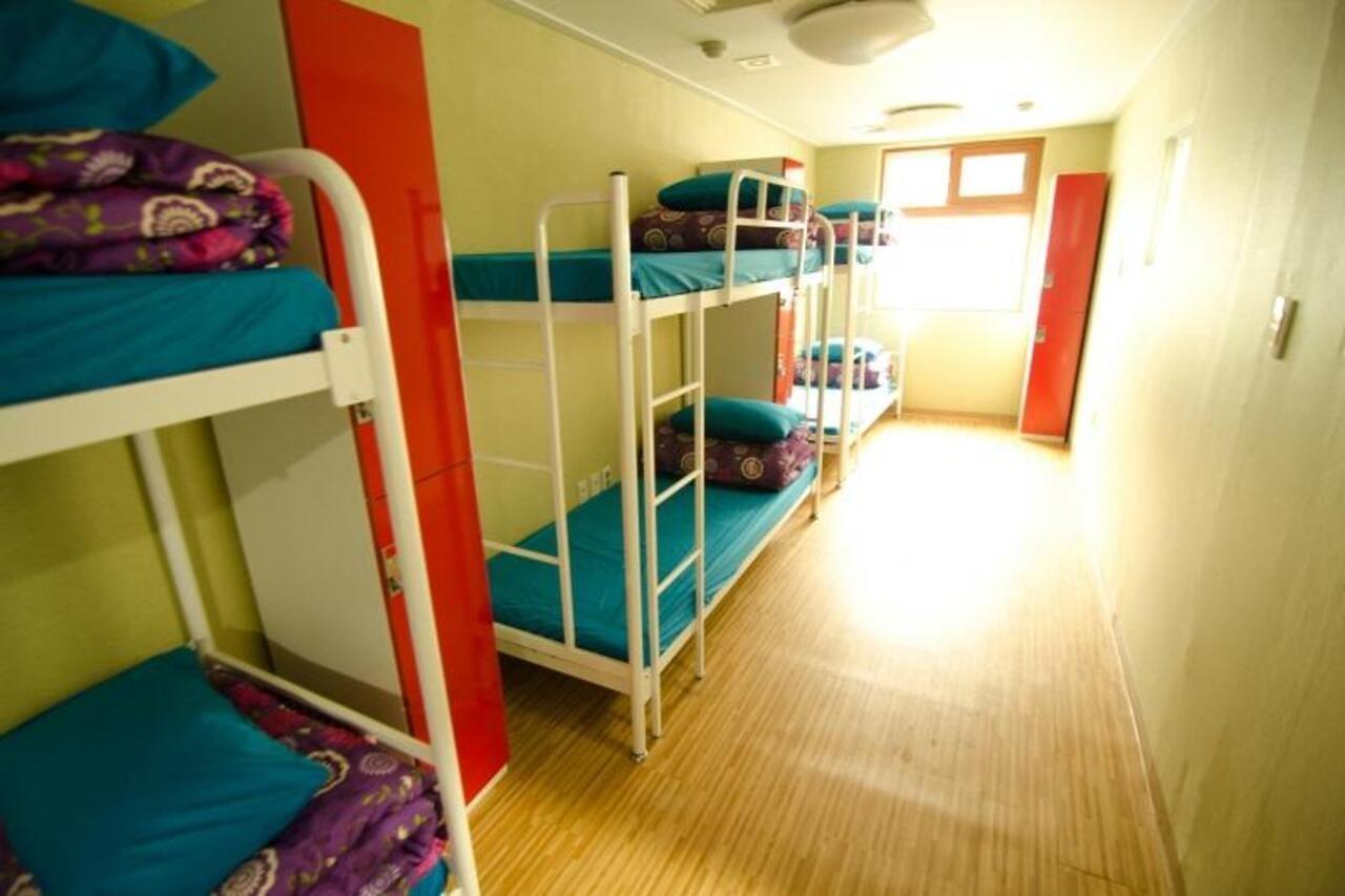 Kimchee Sinchon Guesthouse Сеул Экстерьер фото