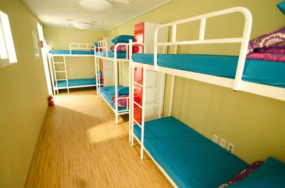 Kimchee Sinchon Guesthouse Сеул Экстерьер фото