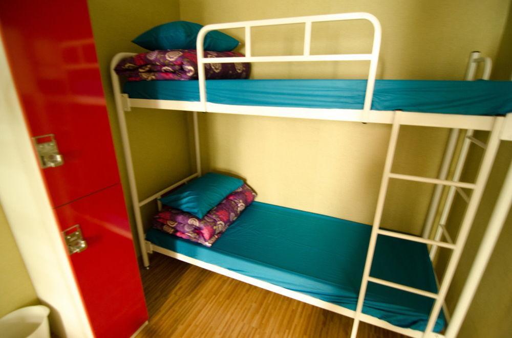Kimchee Sinchon Guesthouse Сеул Экстерьер фото