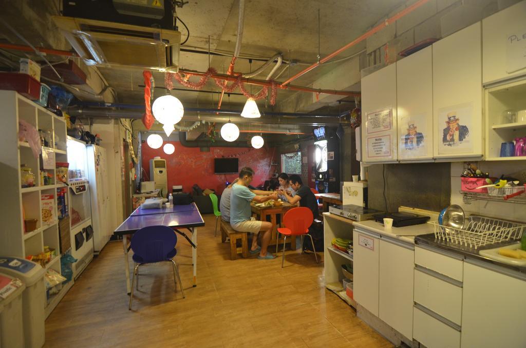 Kimchee Sinchon Guesthouse Сеул Экстерьер фото