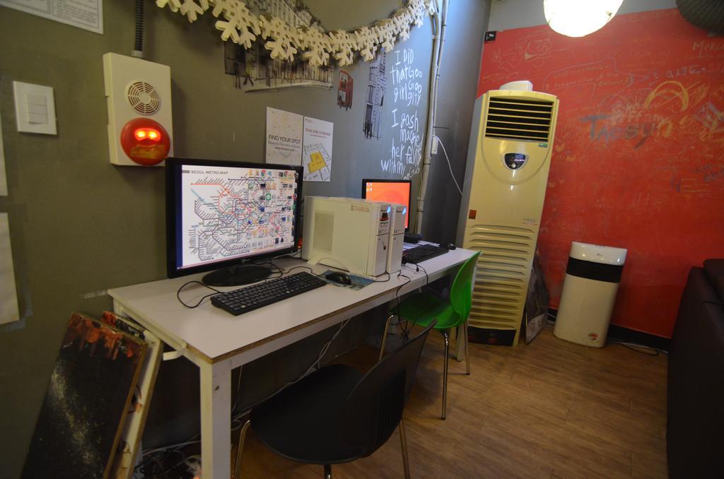 Kimchee Sinchon Guesthouse Сеул Экстерьер фото
