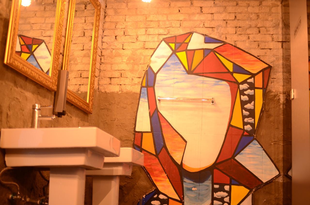 Kimchee Sinchon Guesthouse Сеул Экстерьер фото