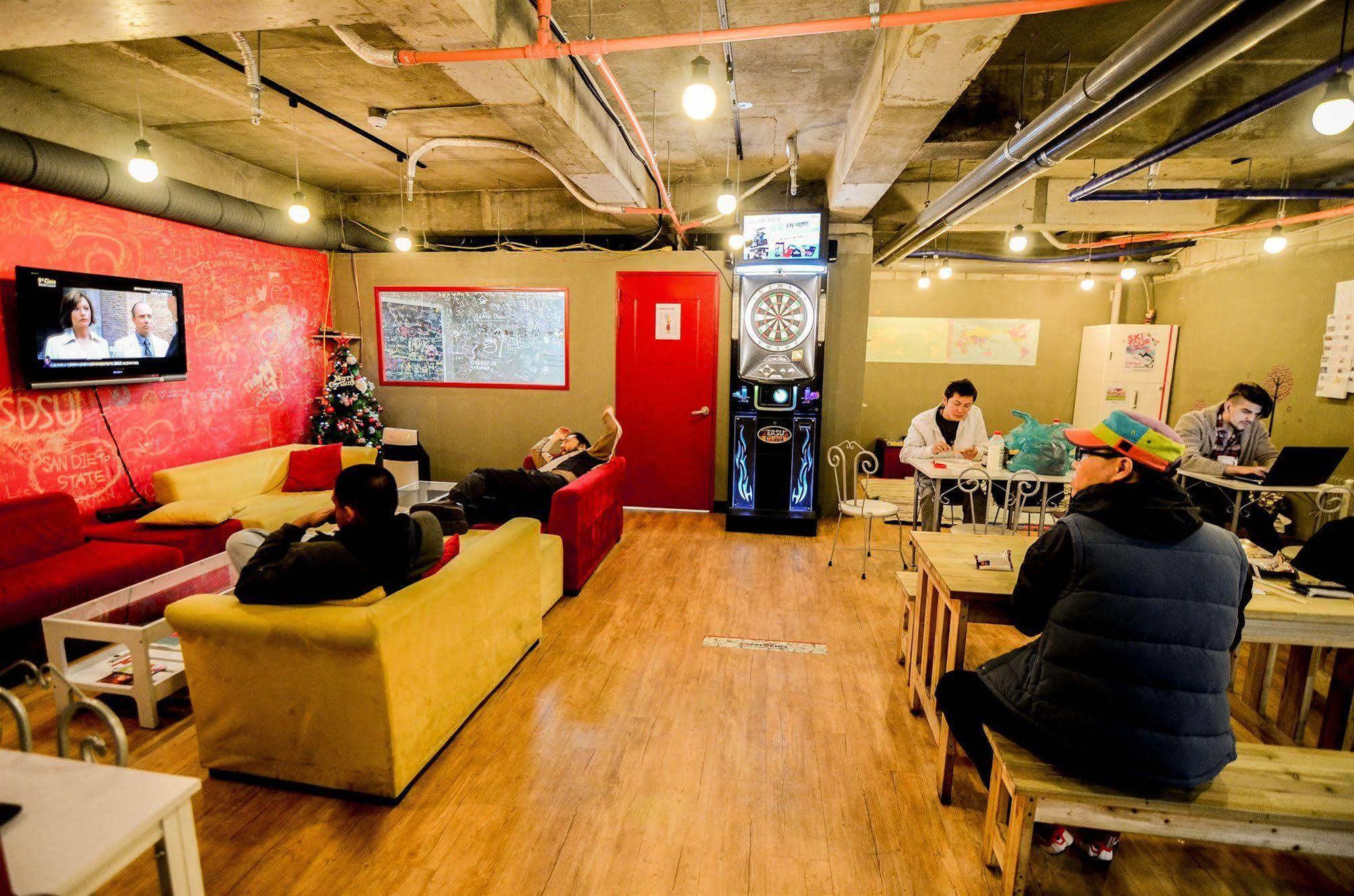 Kimchee Sinchon Guesthouse Сеул Экстерьер фото